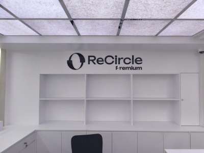 Tại sao mọi shop thời trang đều ưu tiên dùng bảng hiệu chữ nổi?