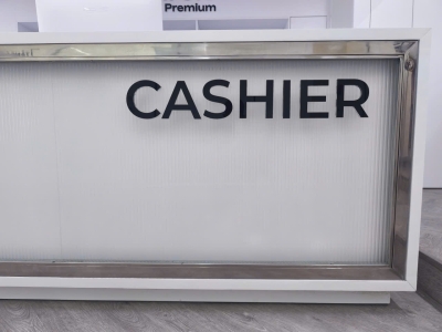 Tại sao mọi shop thời trang đều ưu tiên dùng bảng hiệu chữ nổi?