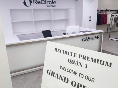 Tại sao mọi shop thời trang đều ưu tiên dùng bảng hiệu chữ nổi?