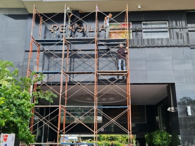 Bảng Hiệu Chữ Nổi Mica: Giải Pháp Nâng Tầm Đẳng Cấp Cho Thương Hiệu Của Bạn.