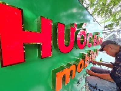 Bảng Hiệu Chữ Nổi Mica: Giải Pháp Nâng Tầm Đẳng Cấp Cho Thương Hiệu Của Bạn.