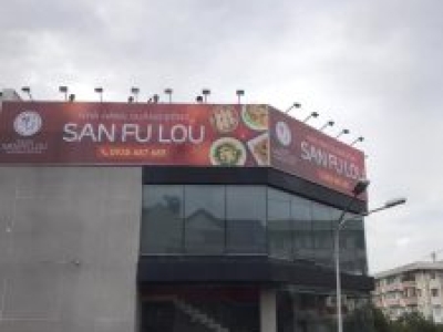 Có nên làm bảng hiệu bằng bạt Hiflex giá rẻ không?