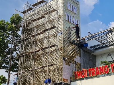 Tại sao các thương hiệu lớn sẵn sàng chi hàng trăm triệu cho bảng hiệu?