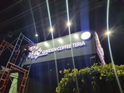 Cách bảng hiệu đẹp giúp bạn tăng gấp đôi lượng khách vãng lai.