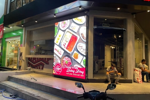 Có nên làm bảng hiệu bằng bạt Hiflex giá rẻ không?