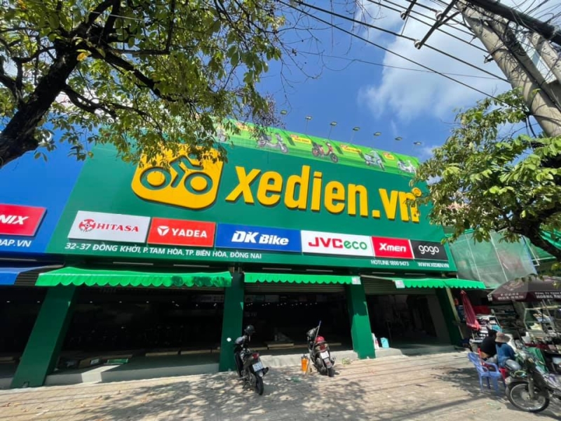 Mặt dựng Alu + Thanh Lam