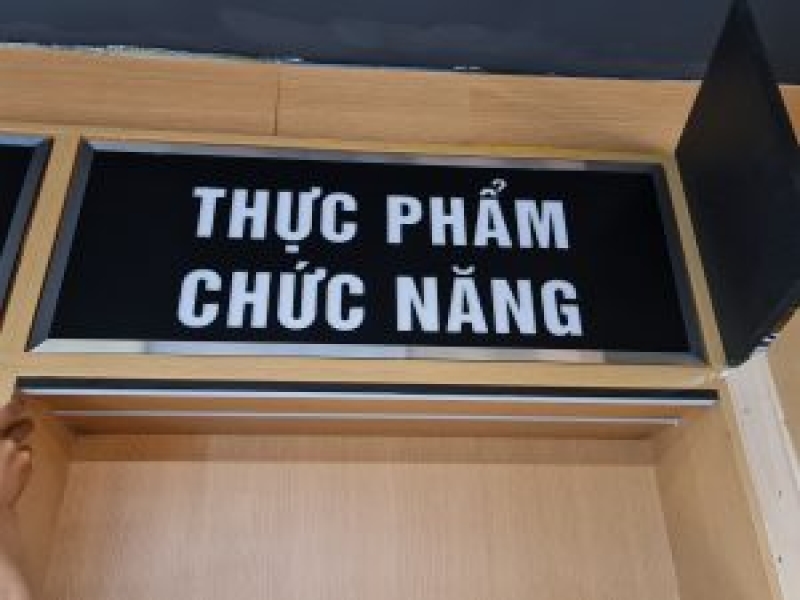 Bảng hiệu chữ nổi – mặt dựng Alu
