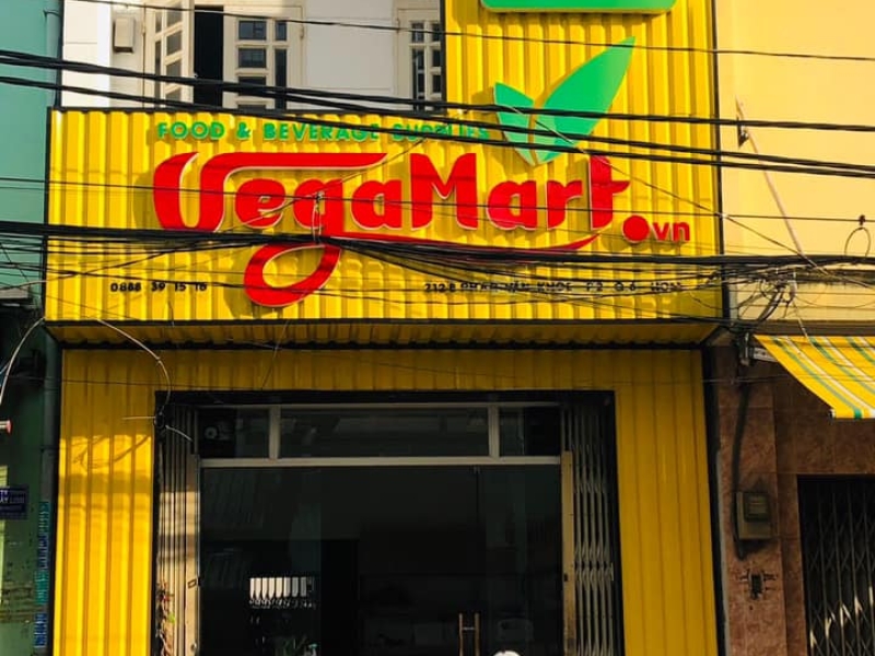 Mặt dựng Alu + Thanh Lam
