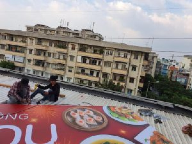 BẢNG HIỆU BẠT KHÔNG GÂN IN UV